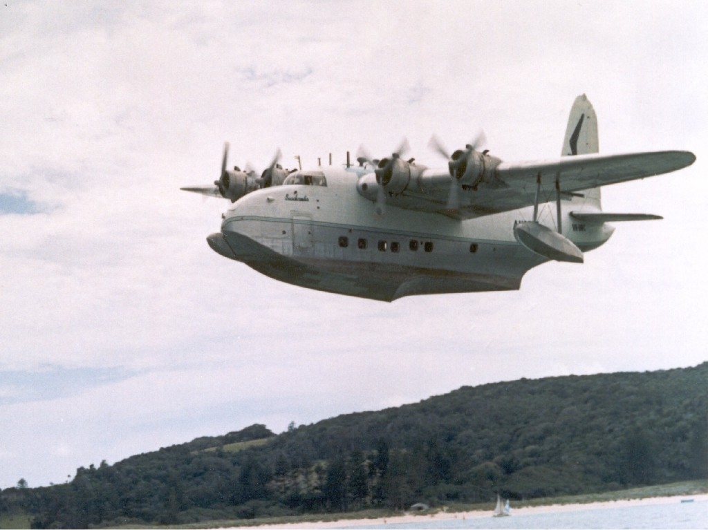 British Overseas Airways Corporation - BOAC · G-AHYZ accident — Belfast, 1947-01-18 — photo 1