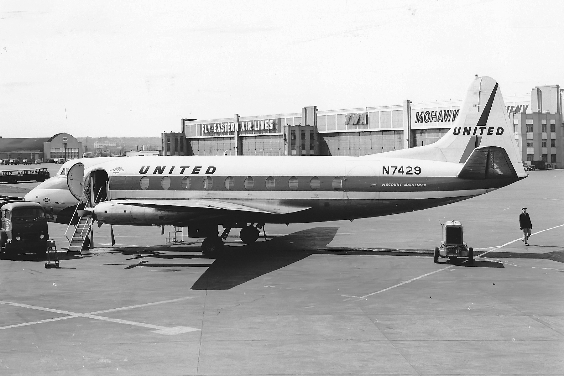 United Airlines · N7429 accident — Akron/Canton Regional Airport, OH (CAK), 1967-12-11 — photo 3