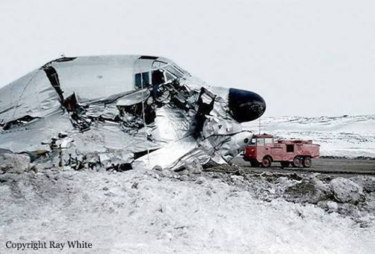United States Air Force - USAF · 52-0991 accident — Iqaluit-Frobisher Bay Airport, NU (YFB), 1955-04-27 — photo 1